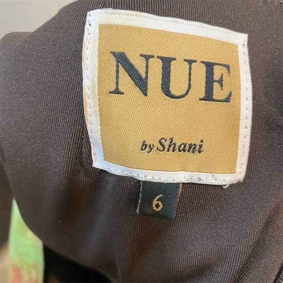 Nue by Shani Women's Green Floral V-Neck Knee Length Dress Size 6 - Picture 3 of 3